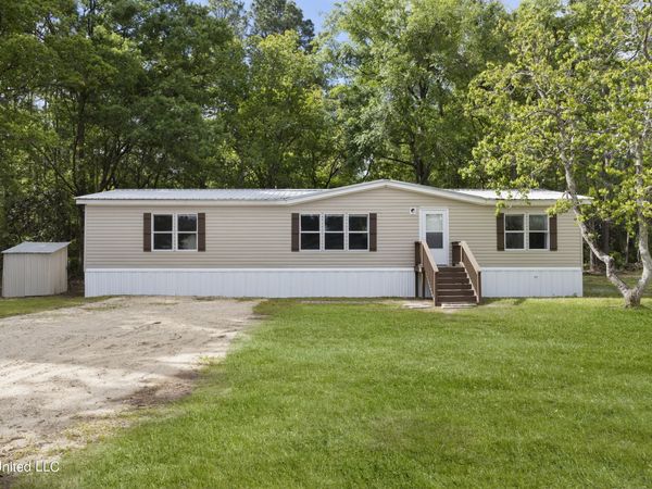 11612 Independence Road, Moss Point, MS 39562
