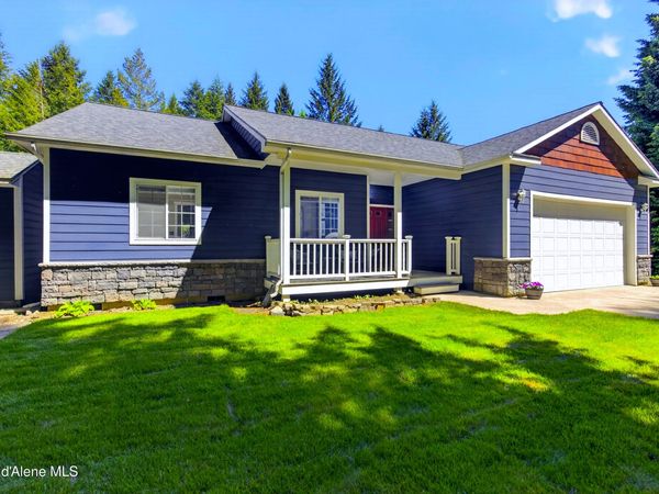303 Park LN , Sandpoint, ID 83864