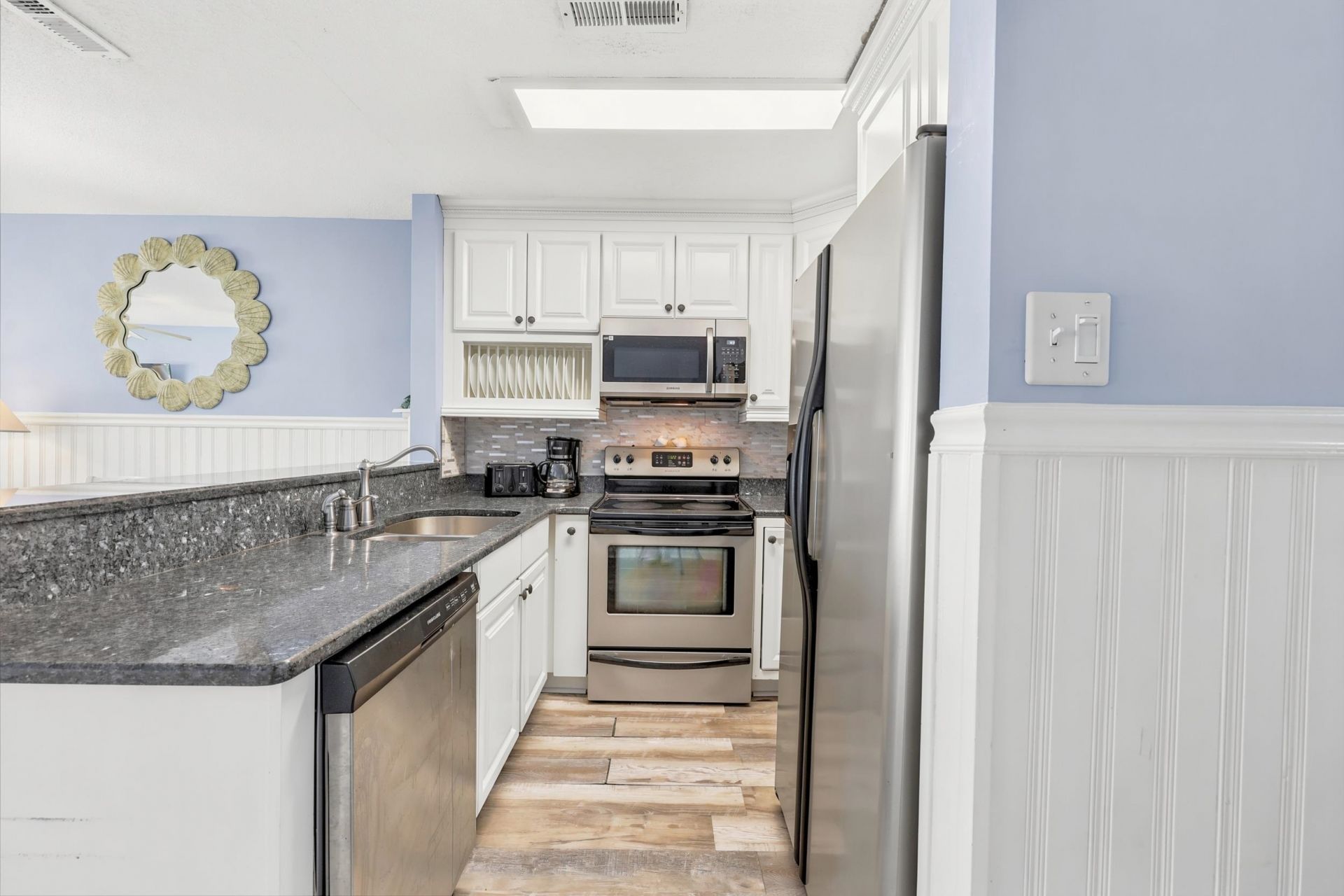 200 N Waccamaw Dr. Photo 11