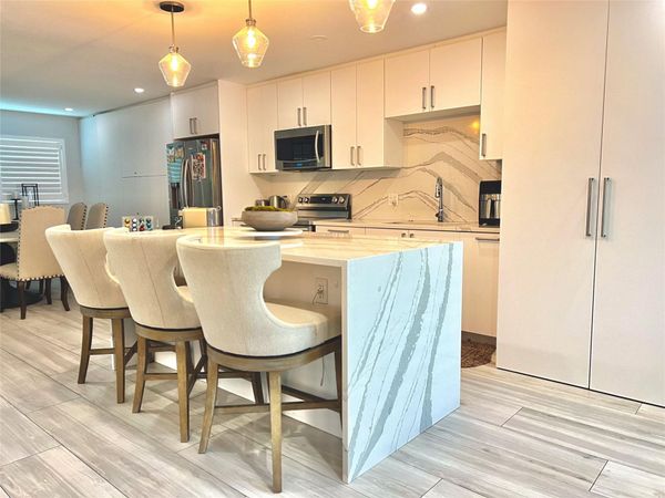 2115 NE 37th Drive, Unit 121, Fort Lauderdale, FL 33308