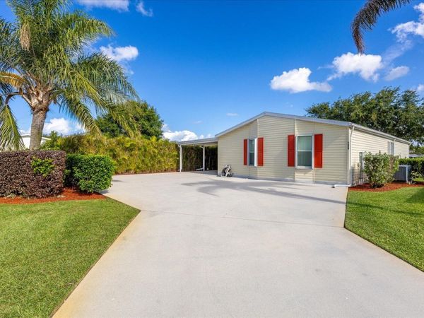 7654 Red Crossbill Court, Port St. Lucie, FL 34952