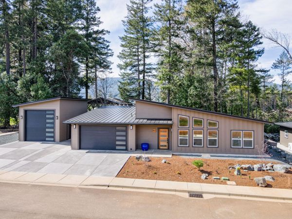 407 Selah Lane, Cave Junction, OR 97523