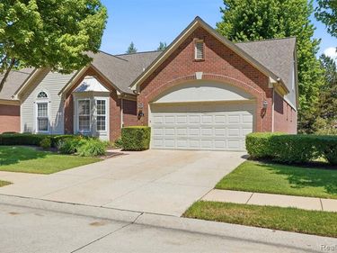 4421 Honeysuckle Drive , Sterling Heights, MI 48314