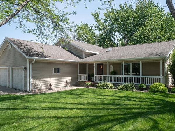 501 LINCOLN AVE SE, Orange City, IA 51041