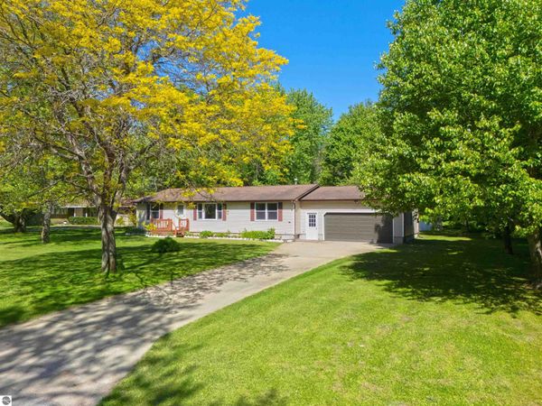 4225 Benson Road, Cadillac, MI 49601