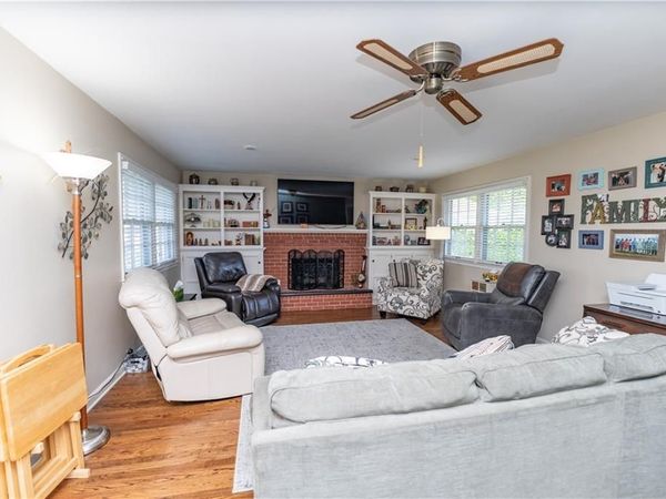 602 Thunderbird Drive, Harrisonville, MO 64701