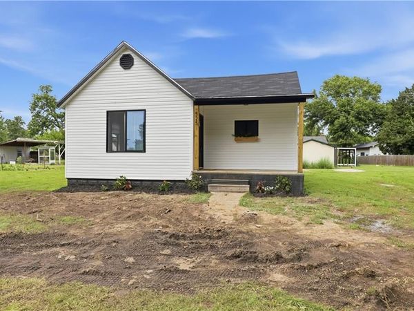 525 W Walnut Street, Columbus, KS 66725