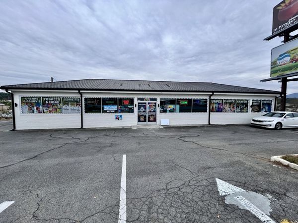 208 E Walnut Avenue , Dalton, GA 30721