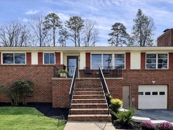 1402 John Ross Road , Chattanooga, TN 37412