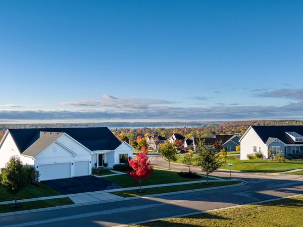 550 Ridgeview Ct, Lake Geneva, WI 53147
