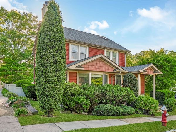 134 Singworth Street, Oyster Bay, NY 11771