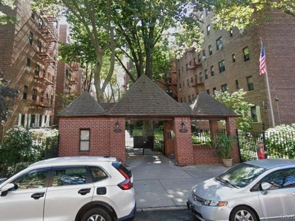 118-66 Metropolitan , Unit 5E, Kew Gardens, NY 11415