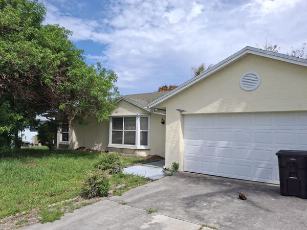374 SW De Gouvea Terrace, Port St. Lucie, FL 34984