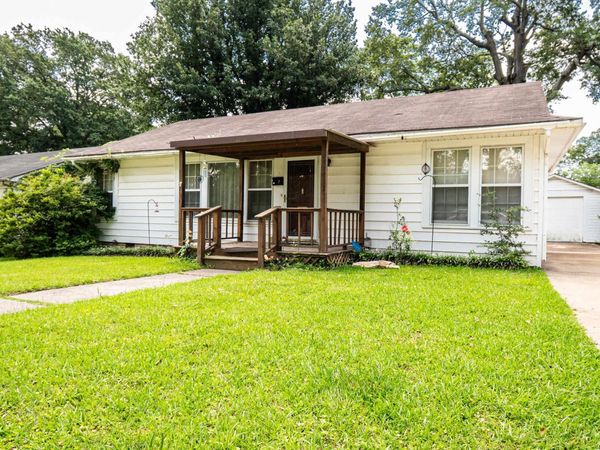 1303 W Faulkner St, El Dorado, AR 71730