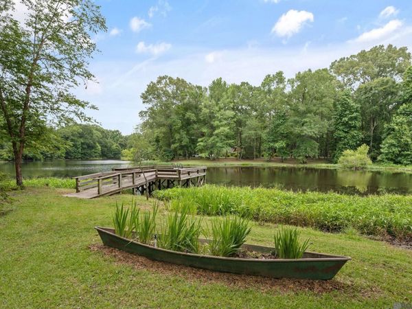 7042 Reed Rd, St Francisville, LA 70775