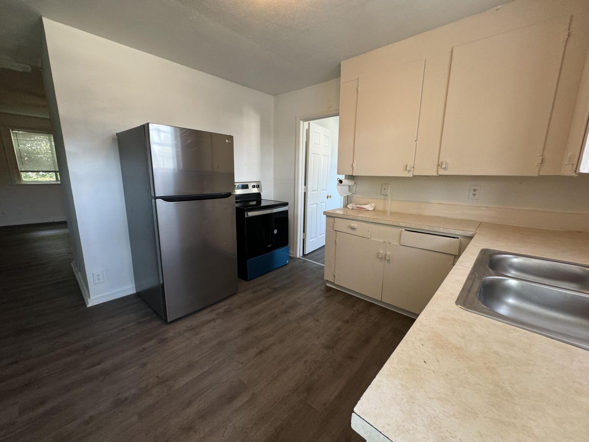 3545 Admiral Drive Photo 13