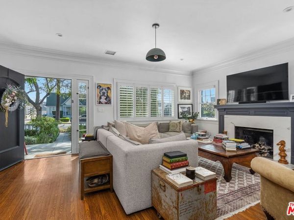 1117 S Manhattan Place , Los Angeles, CA 90019