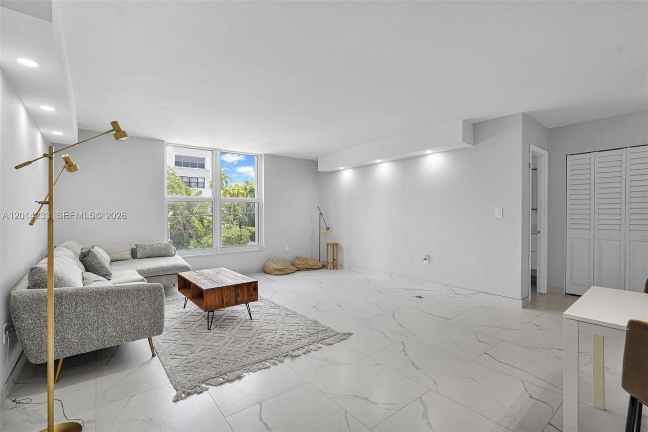 1075 93rd St , Unit 207, Bay Harbor Islands, FL 33154 Photo