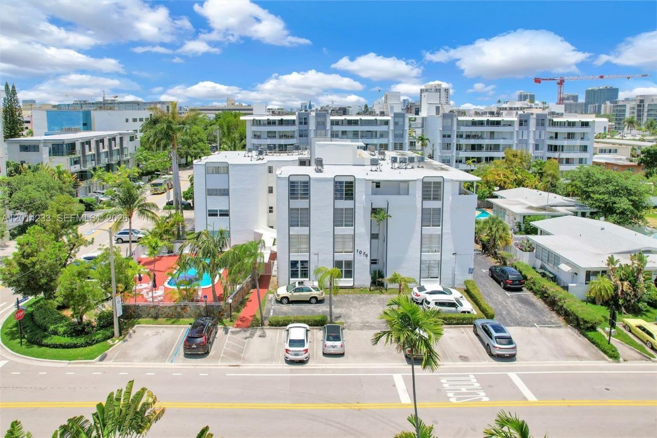 1075 93rd St , Unit 207, Bay Harbor Islands, FL 33154 Photo