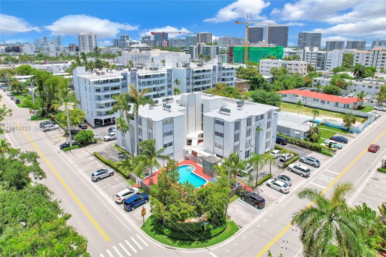 1075 93rd St , Unit 207, Bay Harbor Islands, FL 33154 Photo