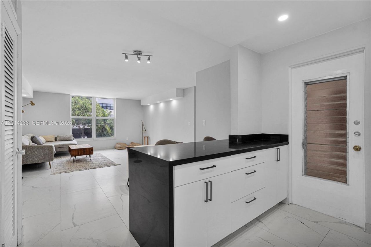 1075 93rd St , Unit 207, Bay Harbor Islands, FL 33154 Photo