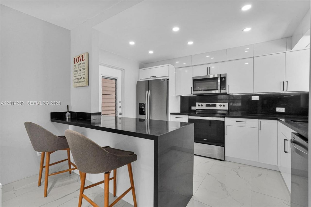 1075 93rd St , Unit 207, Bay Harbor Islands, FL 33154 Photo