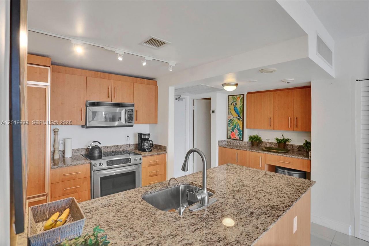 10275 Collins Ave, Unit 829, Bal Harbour, FL 33154 Photo