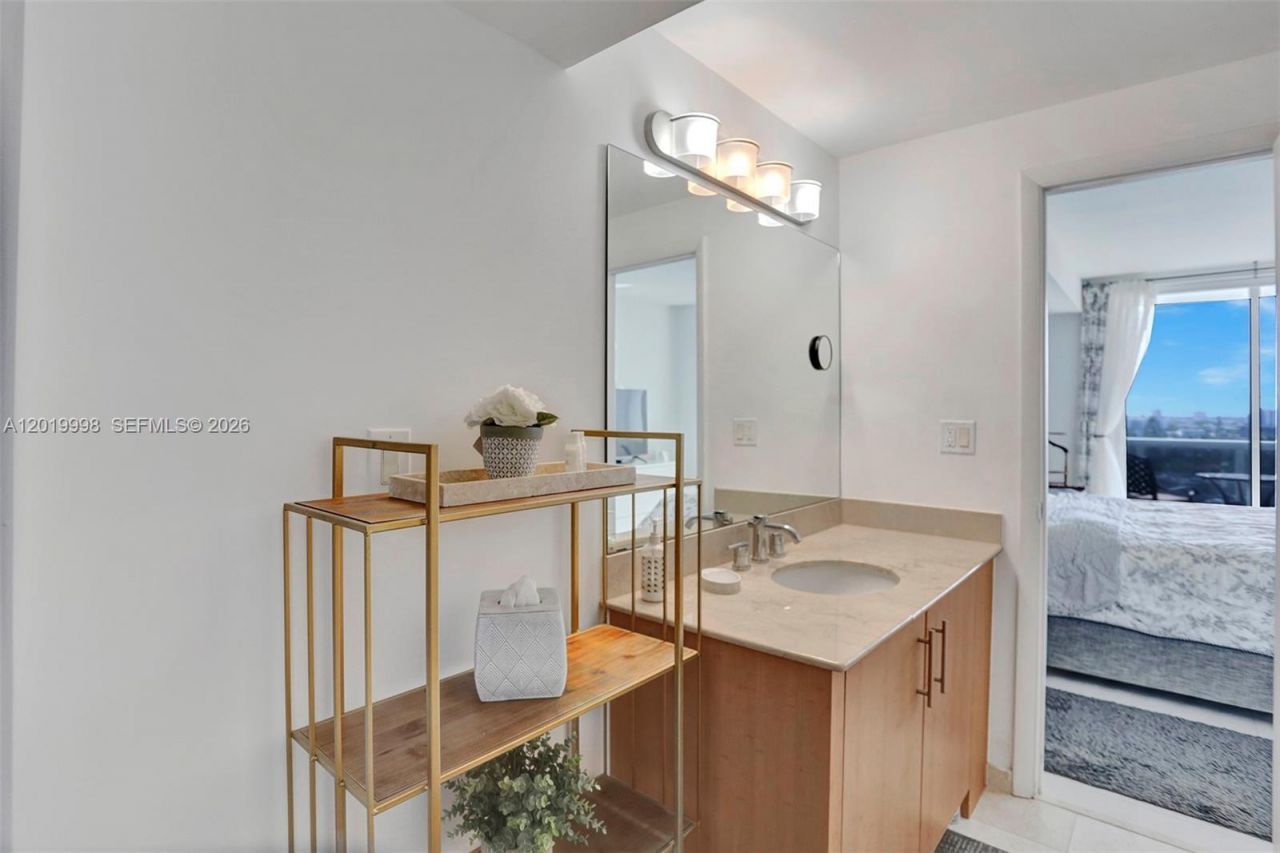 10275 Collins Ave, Unit 829, Bal Harbour, FL 33154 Photo