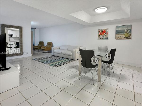 9735 NW 52nd St, Unit 209, Doral, FL 33178