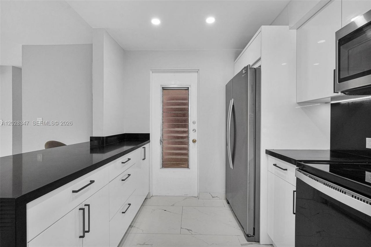 1075 93rd St , Unit 207, Bay Harbor Islands, FL 33154 Photo