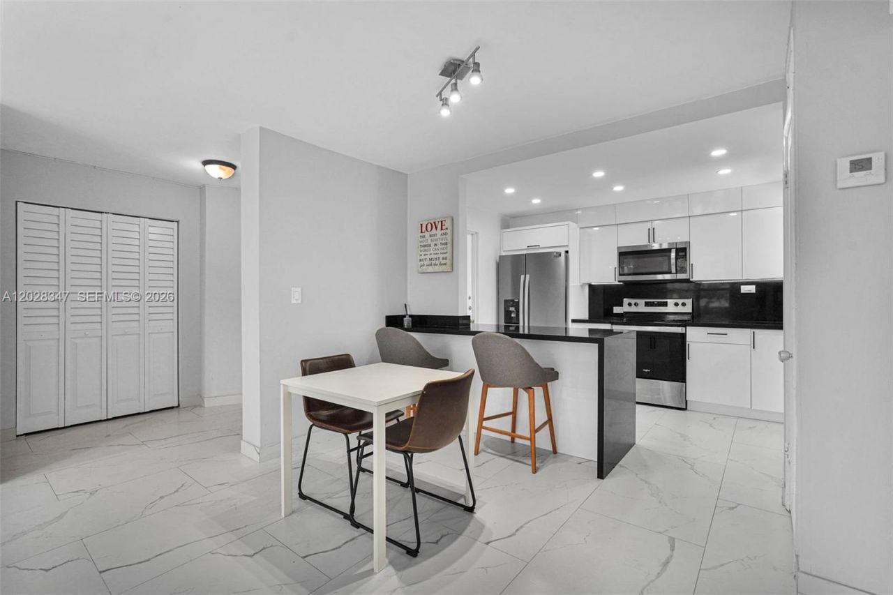 1075 93rd St , Unit 207, Bay Harbor Islands, FL 33154 Photo