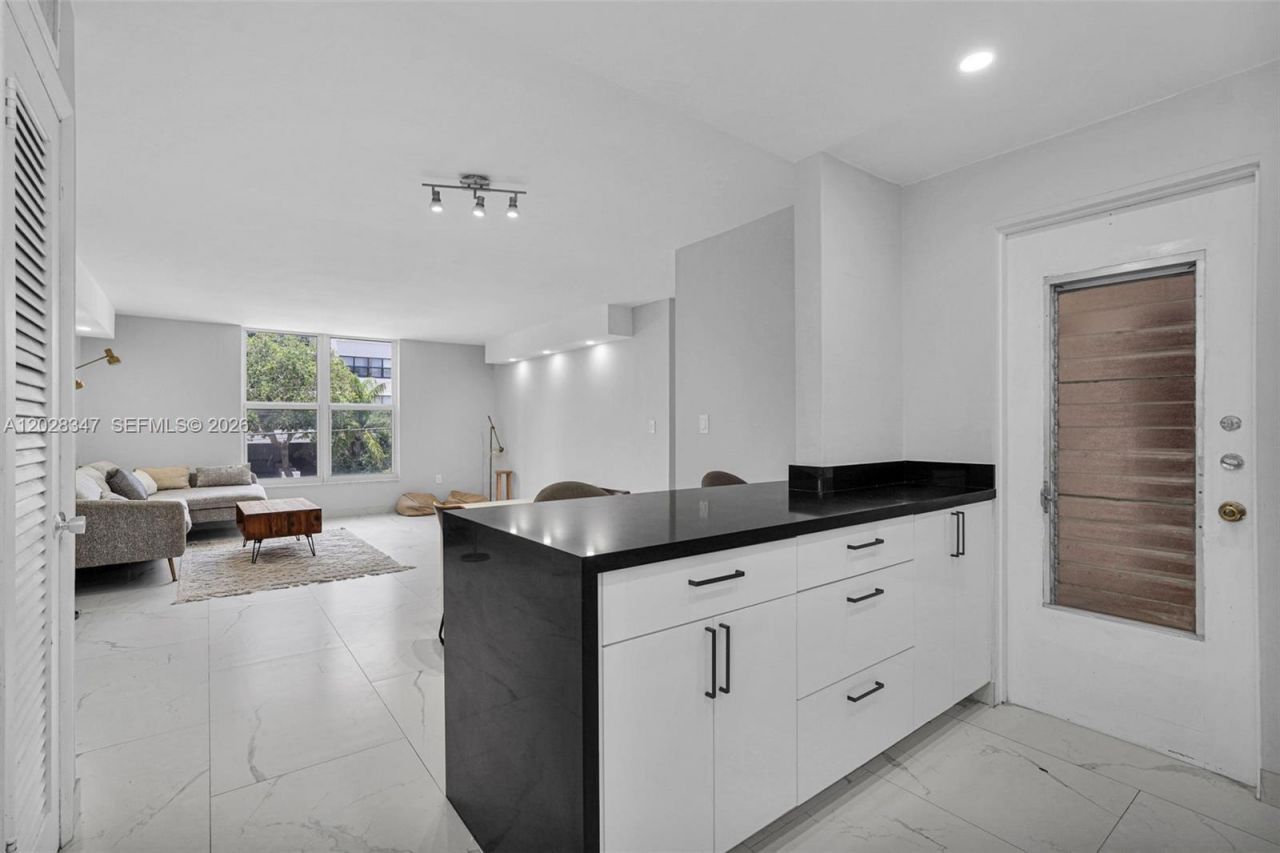 1075 93rd St , Unit 207, Bay Harbor Islands, FL 33154 Photo