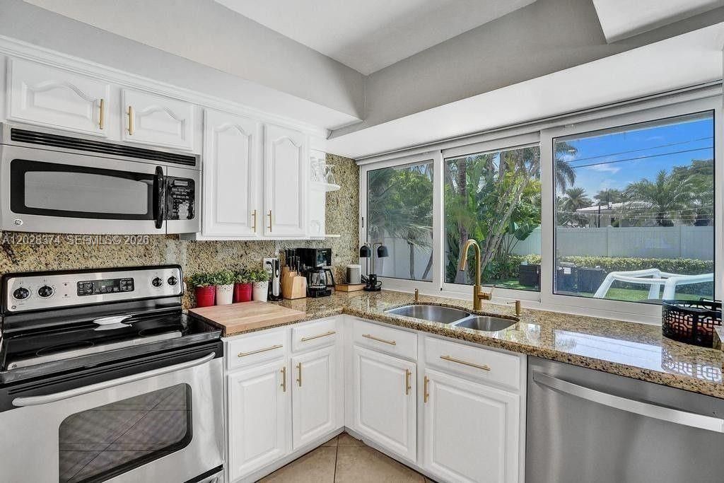 2080 NE 65th St , Fort Lauderdale, FL 33308 Photo