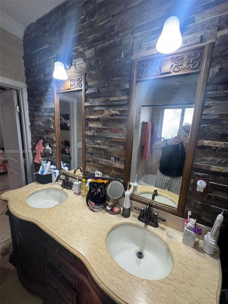 6134 SW 22nd St , Unit -, Miami, FL 33155 Photo