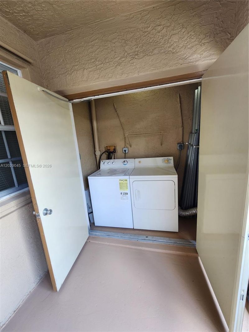 215 SW 117th Ter, Unit 14101, Pembroke Pines, FL 33025 Photo