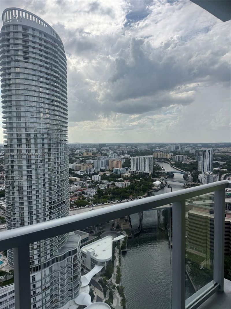 185 SW 7th St , Unit 3900, Miami, FL 33130 Photo