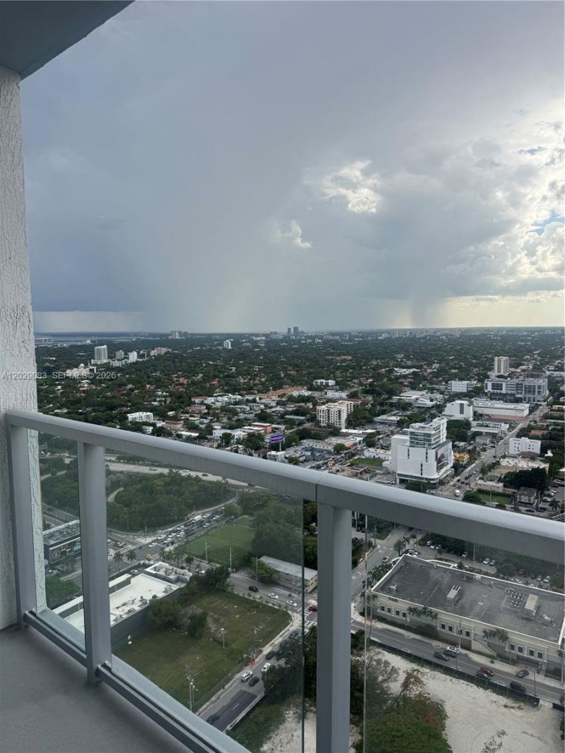 185 SW 7th St , Unit 3900, Miami, FL 33130 Photo