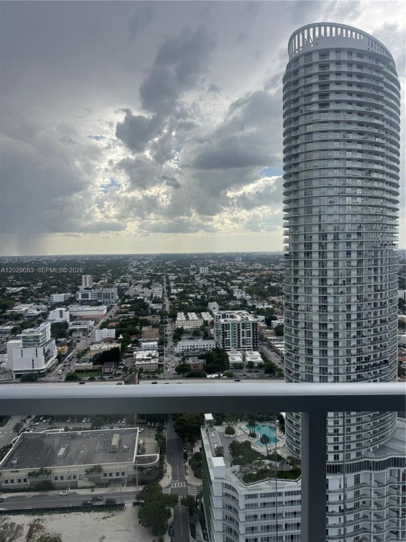 185 SW 7th St , Unit 3900, Miami, FL 33130 Photo
