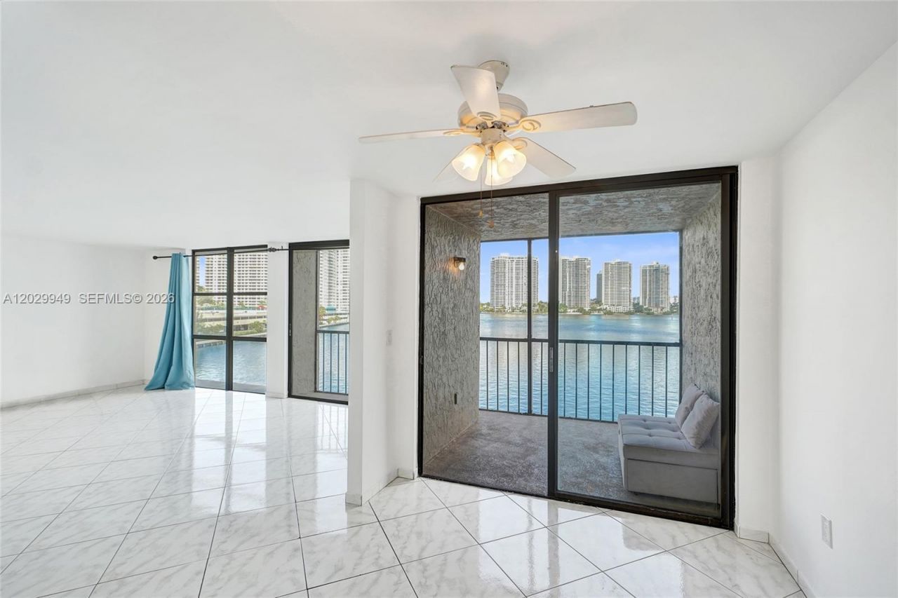 17500 N Bay Rd, Unit S403, Sunny Isles Beach, FL 33160 Photo