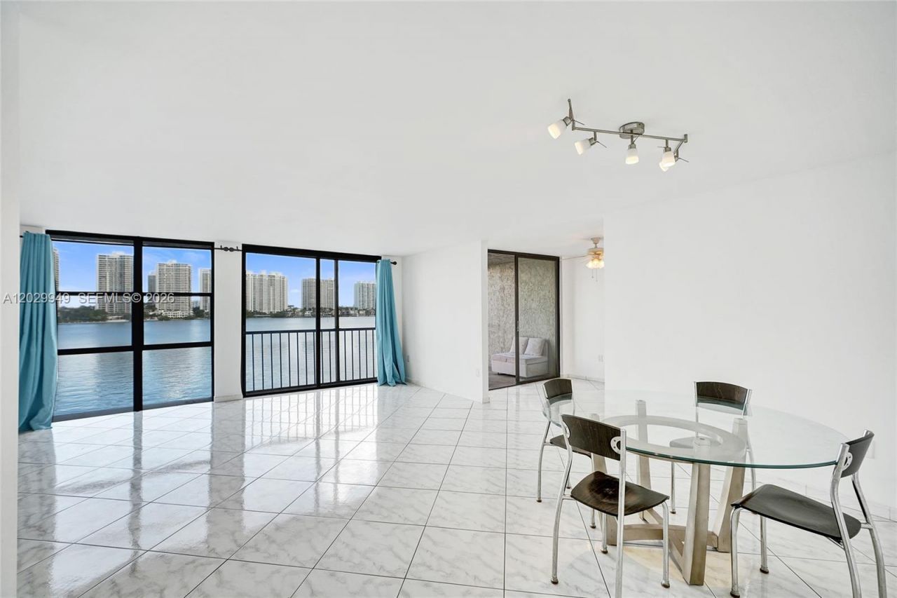 17500 N Bay Rd, Unit S403, Sunny Isles Beach, FL 33160 Photo