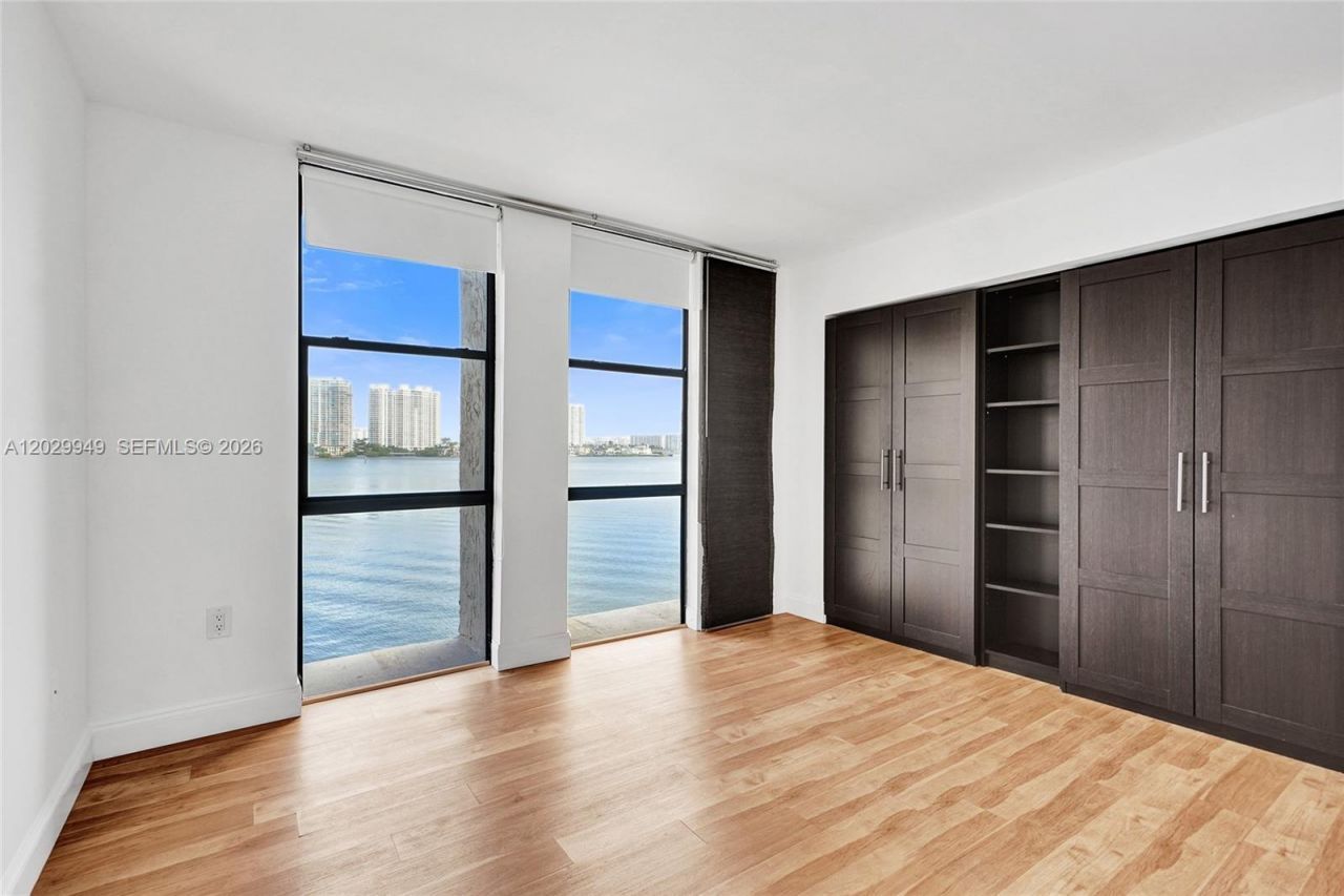 17500 N Bay Rd, Unit S403, Sunny Isles Beach, FL 33160 Photo