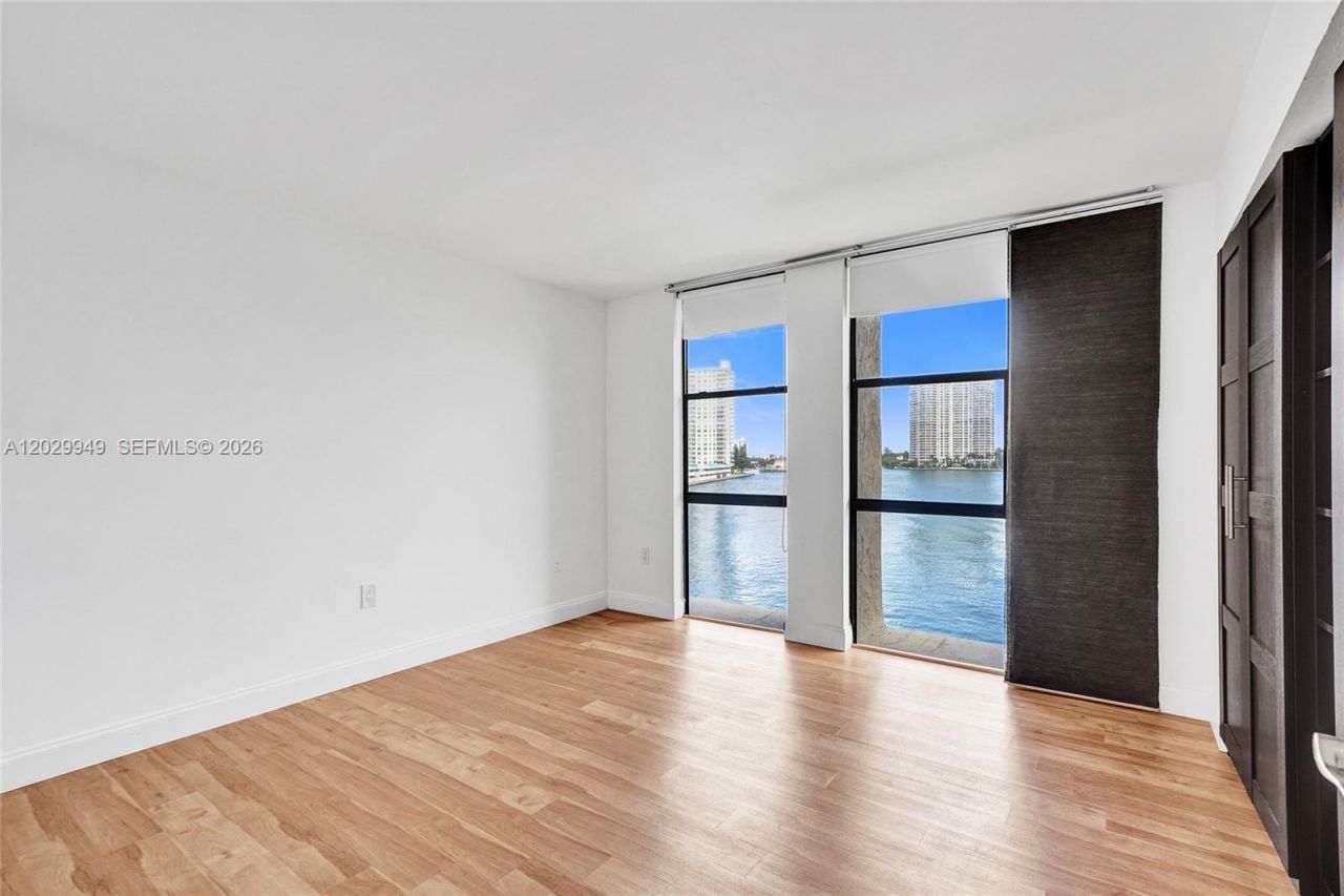 17500 N Bay Rd, Unit S403, Sunny Isles Beach, FL 33160 Photo