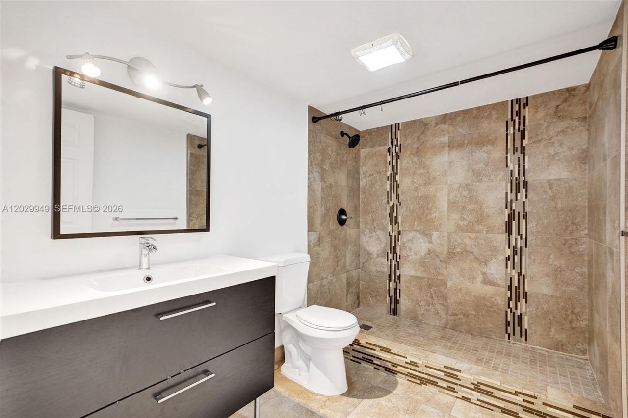 17500 N Bay Rd, Unit S403, Sunny Isles Beach, FL 33160 Photo