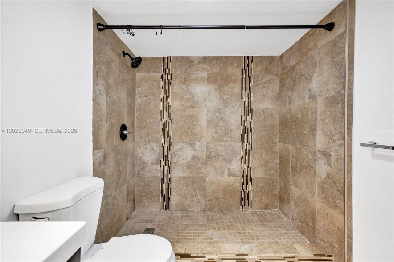17500 N Bay Rd, Unit S403, Sunny Isles Beach, FL 33160 Photo