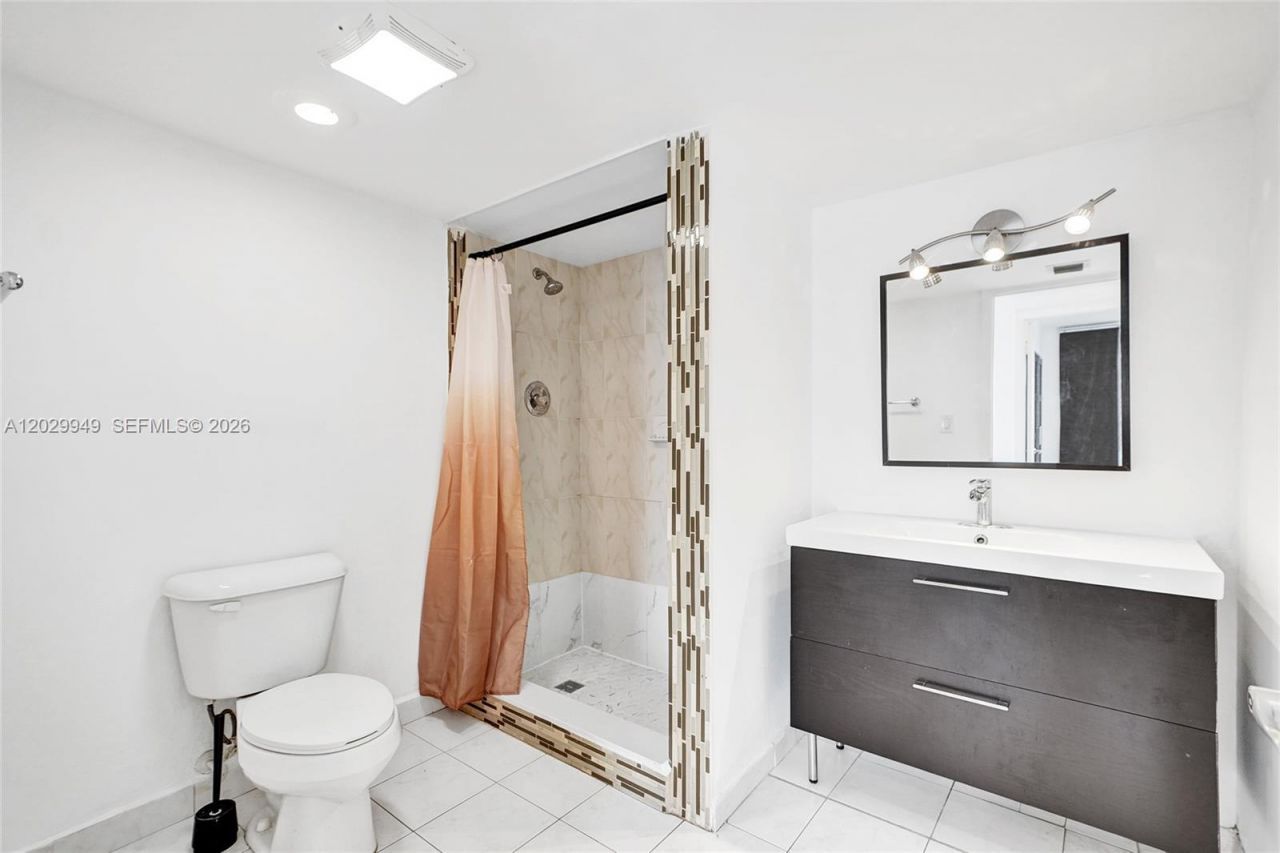 17500 N Bay Rd, Unit S403, Sunny Isles Beach, FL 33160 Photo