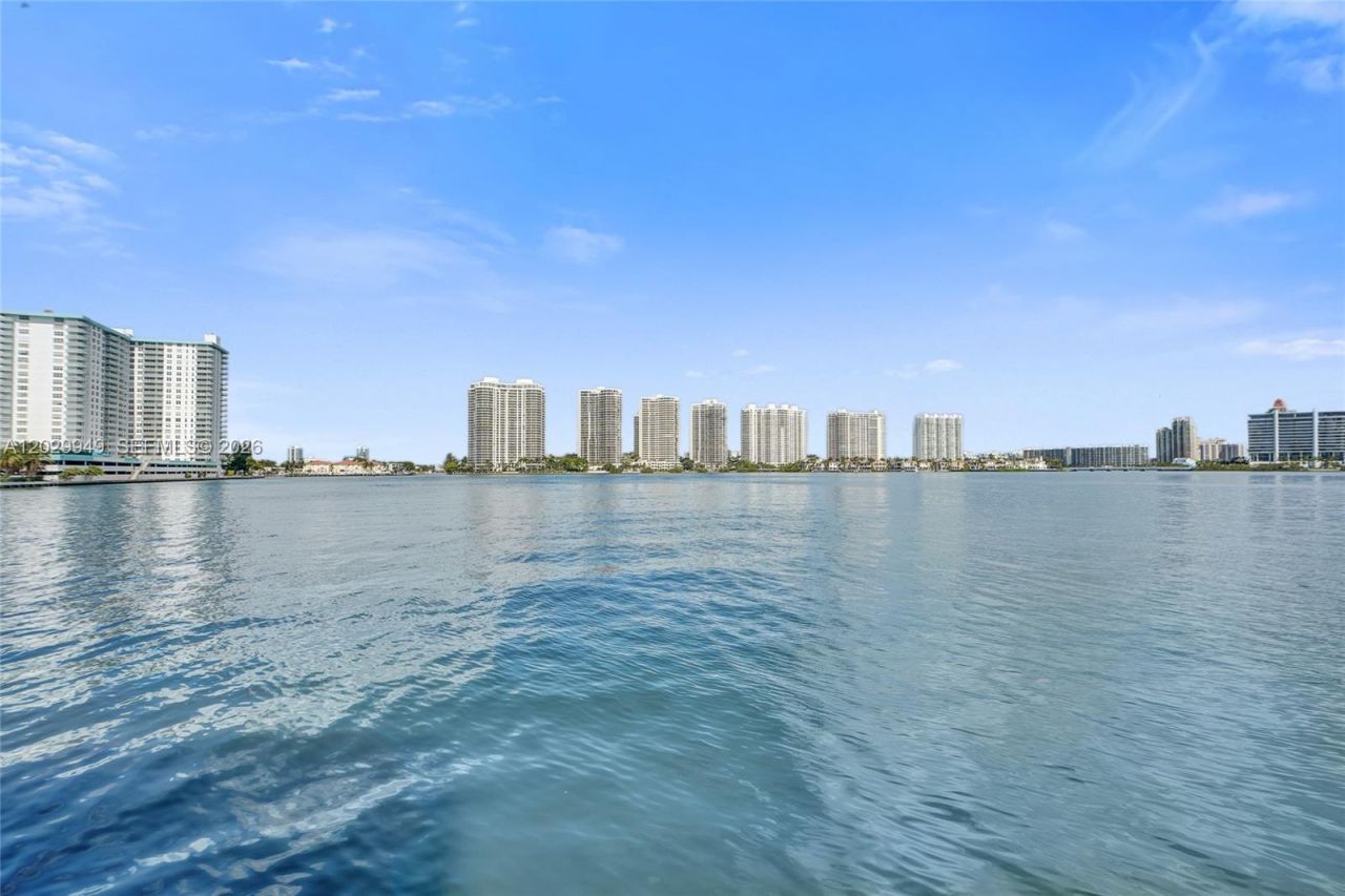 17500 N Bay Rd, Unit S403, Sunny Isles Beach, FL 33160 Photo