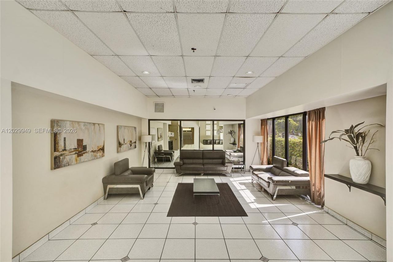 17500 N Bay Rd, Unit S403, Sunny Isles Beach, FL 33160 Photo