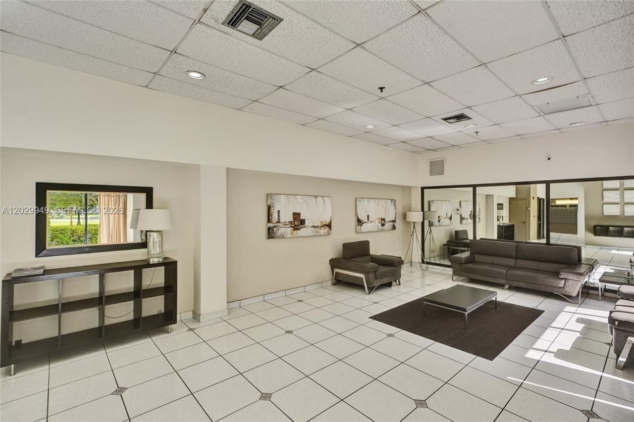 17500 N Bay Rd, Unit S403, Sunny Isles Beach, FL 33160 Photo