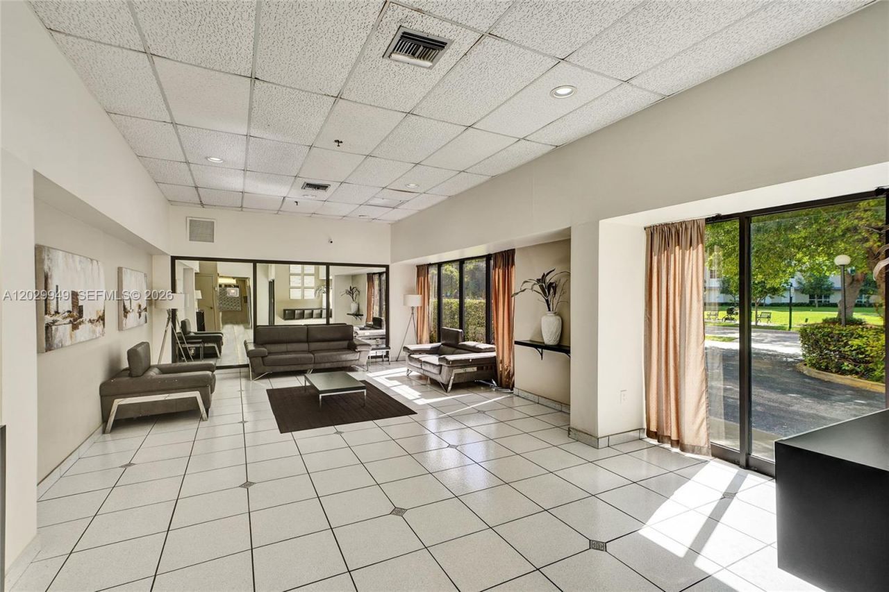 17500 N Bay Rd, Unit S403, Sunny Isles Beach, FL 33160 Photo