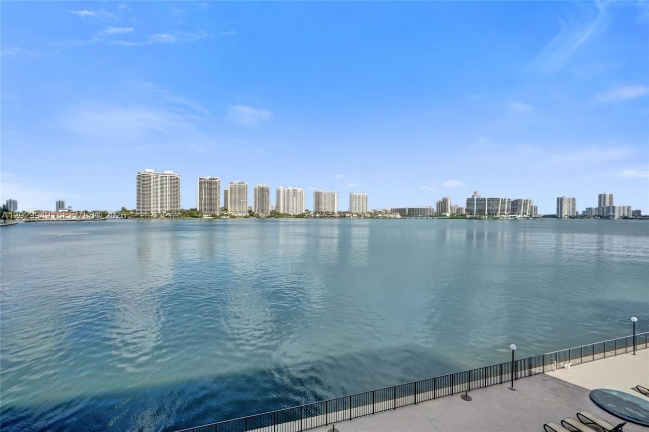 17500 N Bay Rd, Unit S403, Sunny Isles Beach, FL 33160 Photo